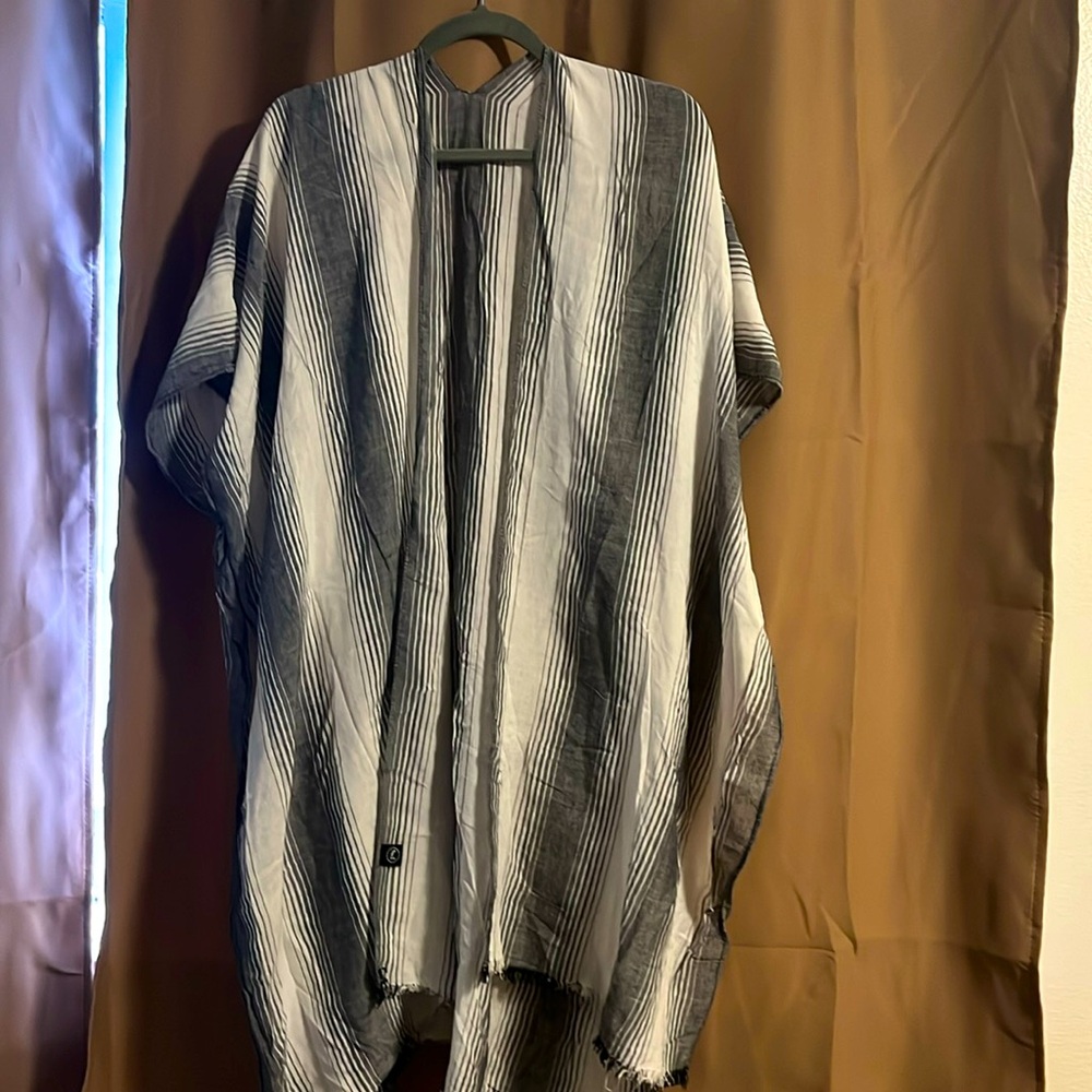 NWT one size kimono. Grey & black. Fringe at the bottom. Affirmation tag ♥️